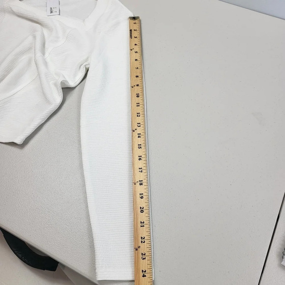 BB DAKOTA By Steve Madden Optic White Ribbed Long Sleeve Top SIZE US XL NWT NEW - Picture 14 of 15